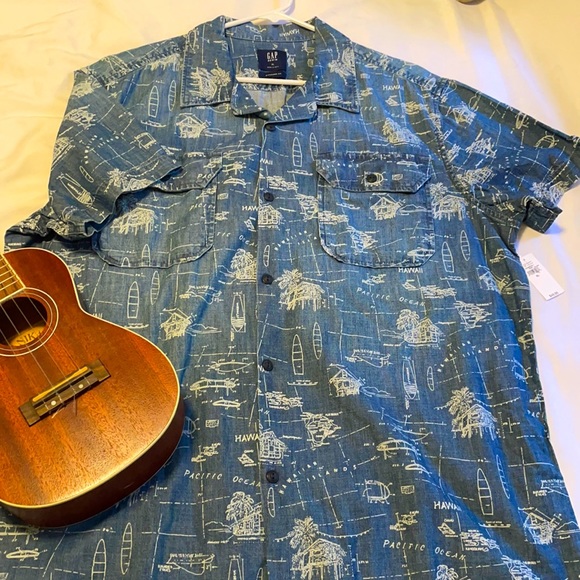 GAP Other - GAP Hawaii print shirt